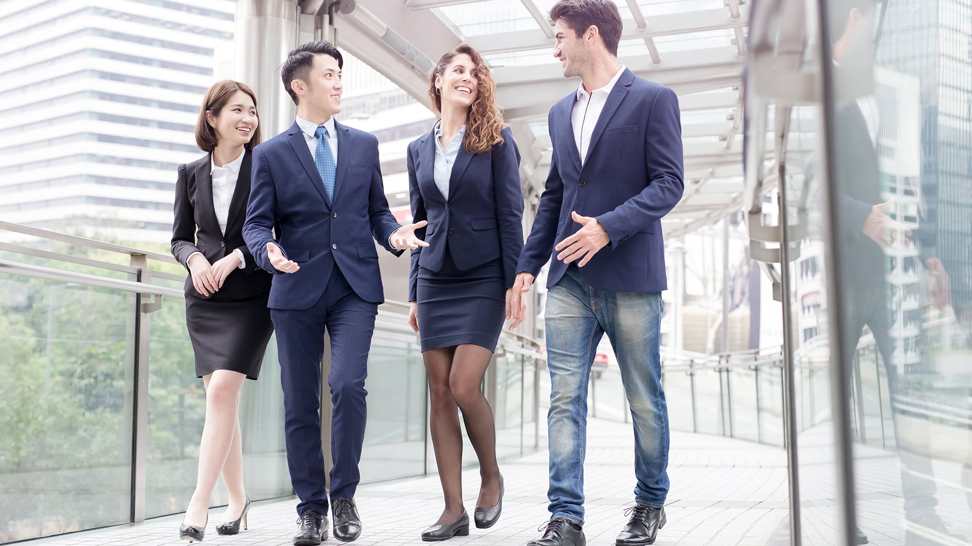 服务于涉外工厂、贸易、投资并购