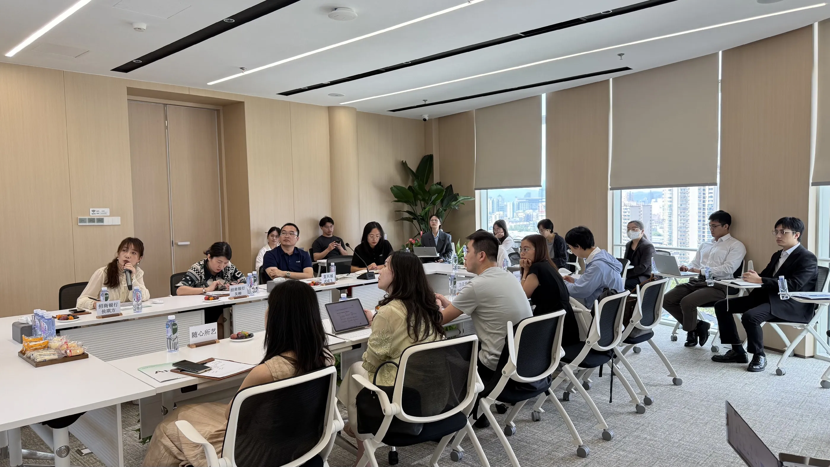 1760410273209902.webp 候.webp